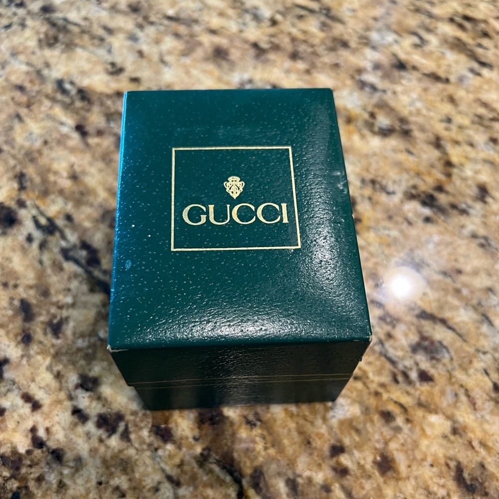 Women’s vintage Gucci watch - Picture 2 of 6